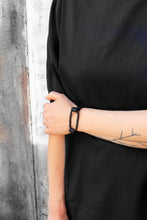Load image into Gallery viewer, Cero Bracelet - Black link and leather bracelet - MERCe