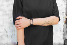 Load image into Gallery viewer, Cero Bracelet - Black link and leather bracelet - MERCe