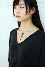 Load image into Gallery viewer, Cometa Short Necklace - Short raw stone necklace - MERCe
