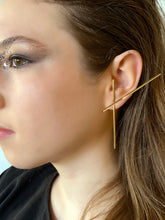 Load image into Gallery viewer, Rayo Earrings - Minimal Golden Strip Earrings