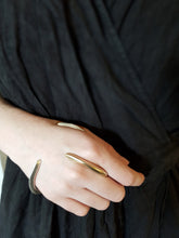 Load image into Gallery viewer, Pak Ring Gold - Avant Garde Between Finger Bronze Ring
