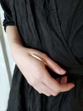 Load image into Gallery viewer, Pak Ring Gold - Avant Garde Between Finger Bronze Ring