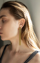 Load image into Gallery viewer, Cata Earrings - Bronze Chain Earrings
