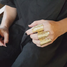 Load and play video in Gallery viewer, Boske Ring - Big gold statement ring
