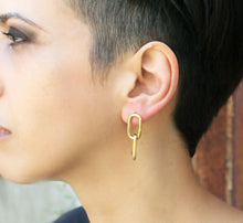 Load image into Gallery viewer, Cadena Earrings - Big Chain Asymmetrical Earrings - MERCe
