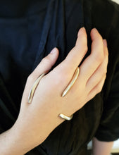 Load image into Gallery viewer, Pak Ring Gold - Avant Garde Between Finger Bronze Ring

