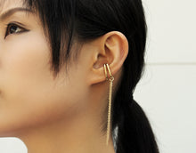 Load image into Gallery viewer, Topa Plus Earrings - Non piercing earrings with chains - MERCe
