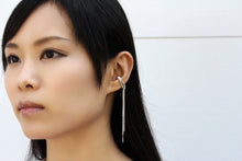 Load image into Gallery viewer, Topa Plus Earrings - Non piercing earrings with chains - MERCe
