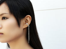 Load image into Gallery viewer, Topa Plus Earrings - Non piercing earrings with chains - MERCe
