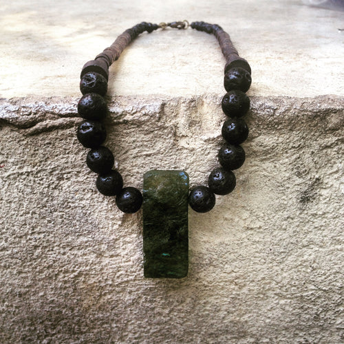 Croma Necklace - Beaded necklace with Labradorite and Lava - MERCe